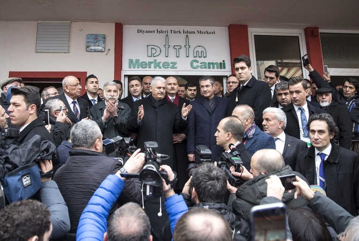 Başbakan Yıldırım: "Bulunduğunuz Ülkeye Entegre Olun Ama Asla Asimile Olmayın.