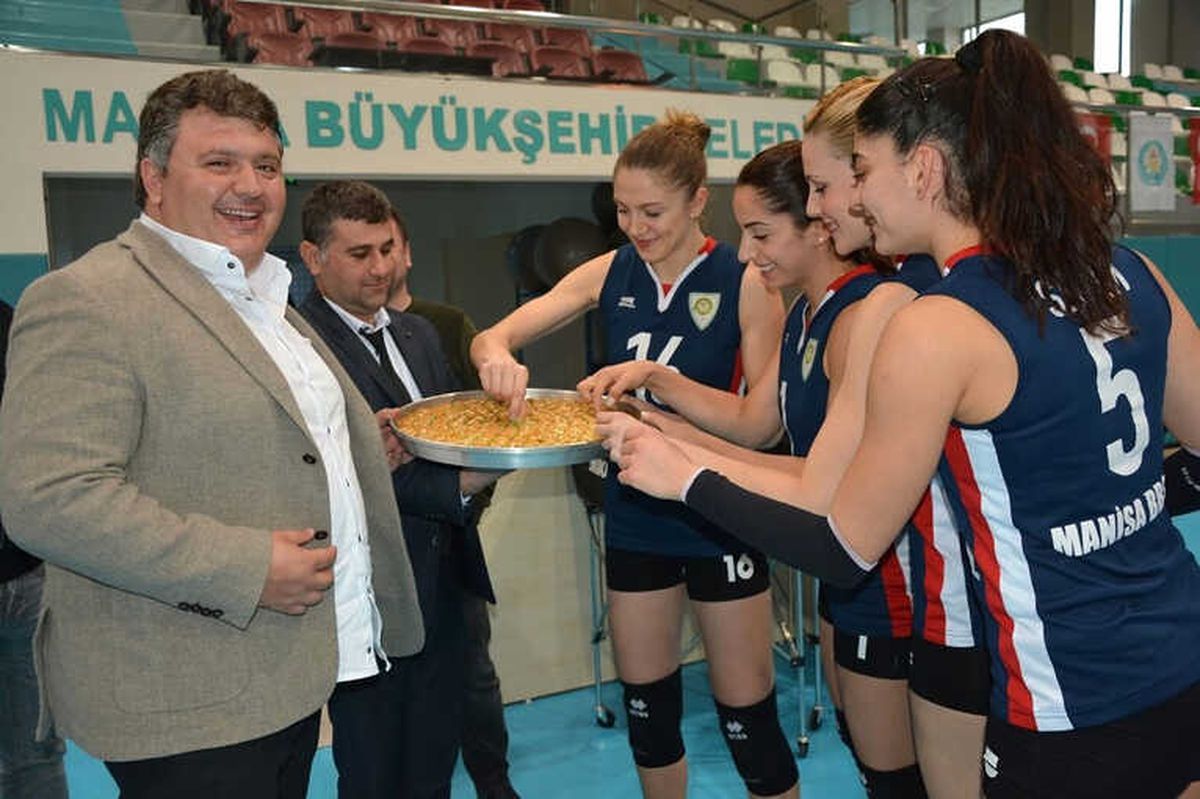 Başkan Aktan\'dan Sultanlara Baklavalı Ziyaret