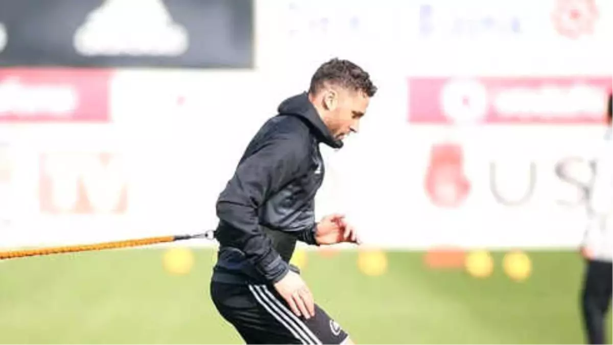 Beşiktaş\'ın Konya Kafilesinde İki Eksik