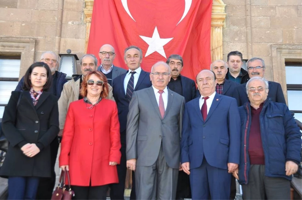 CHP\'li Başkan Ak Partili Yıldız\'ı Ziyaret Etti
