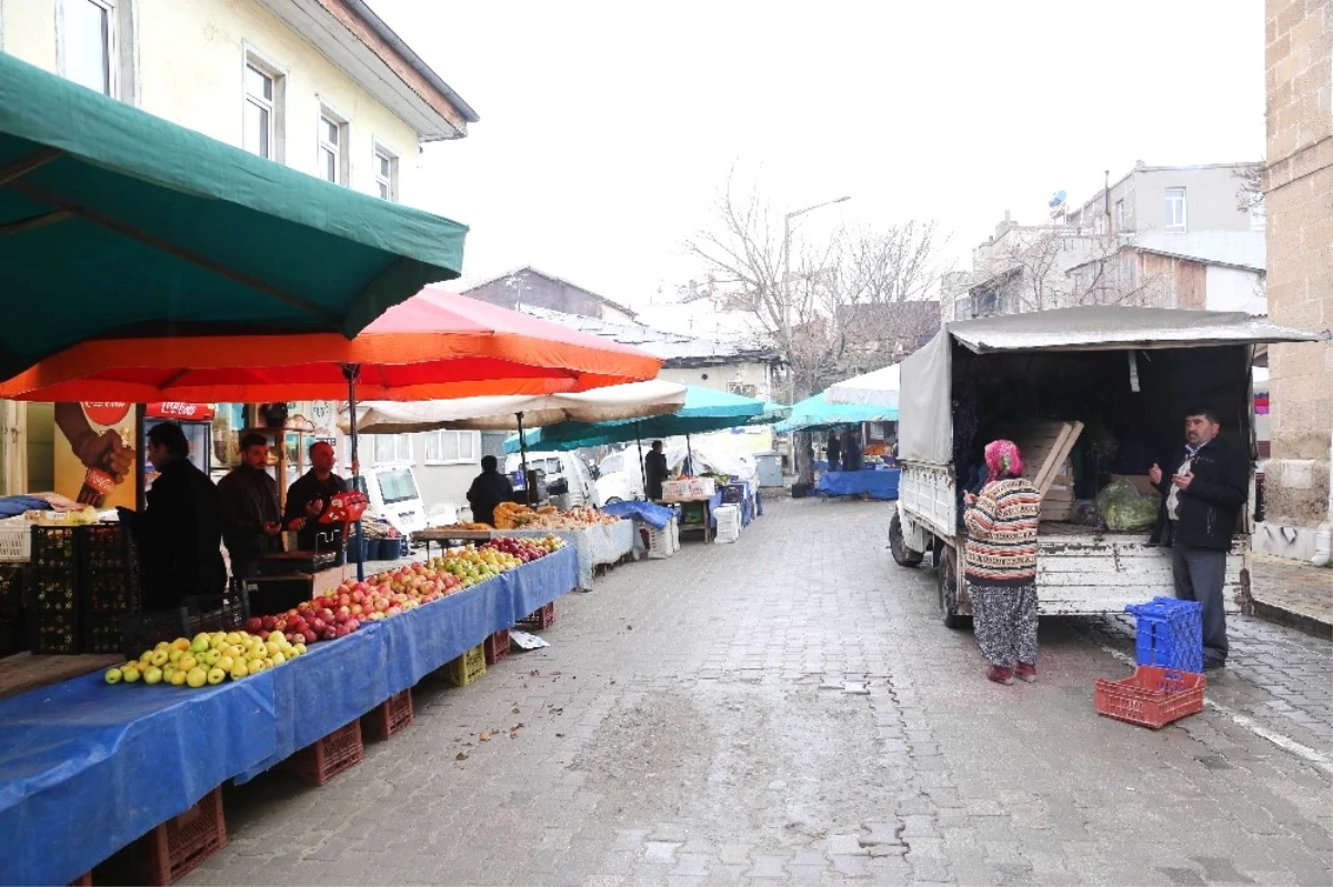 Cuma Pazarını 42 Yıldır Duayla Açıyorlar