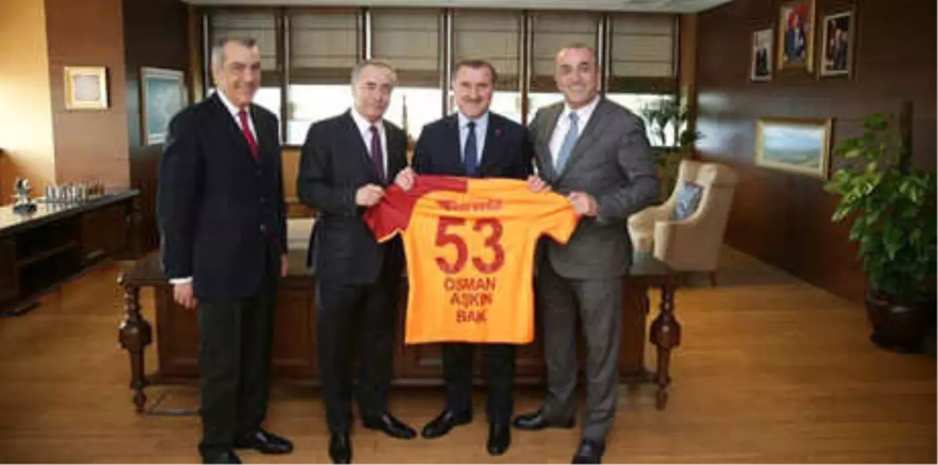 Galatasaray Yönetiminden Nezaket Ziyaretleri