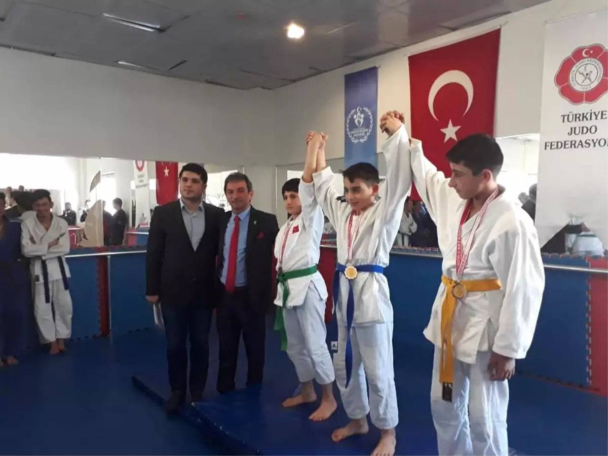 Judoda İl Birinciliği Heyecanı