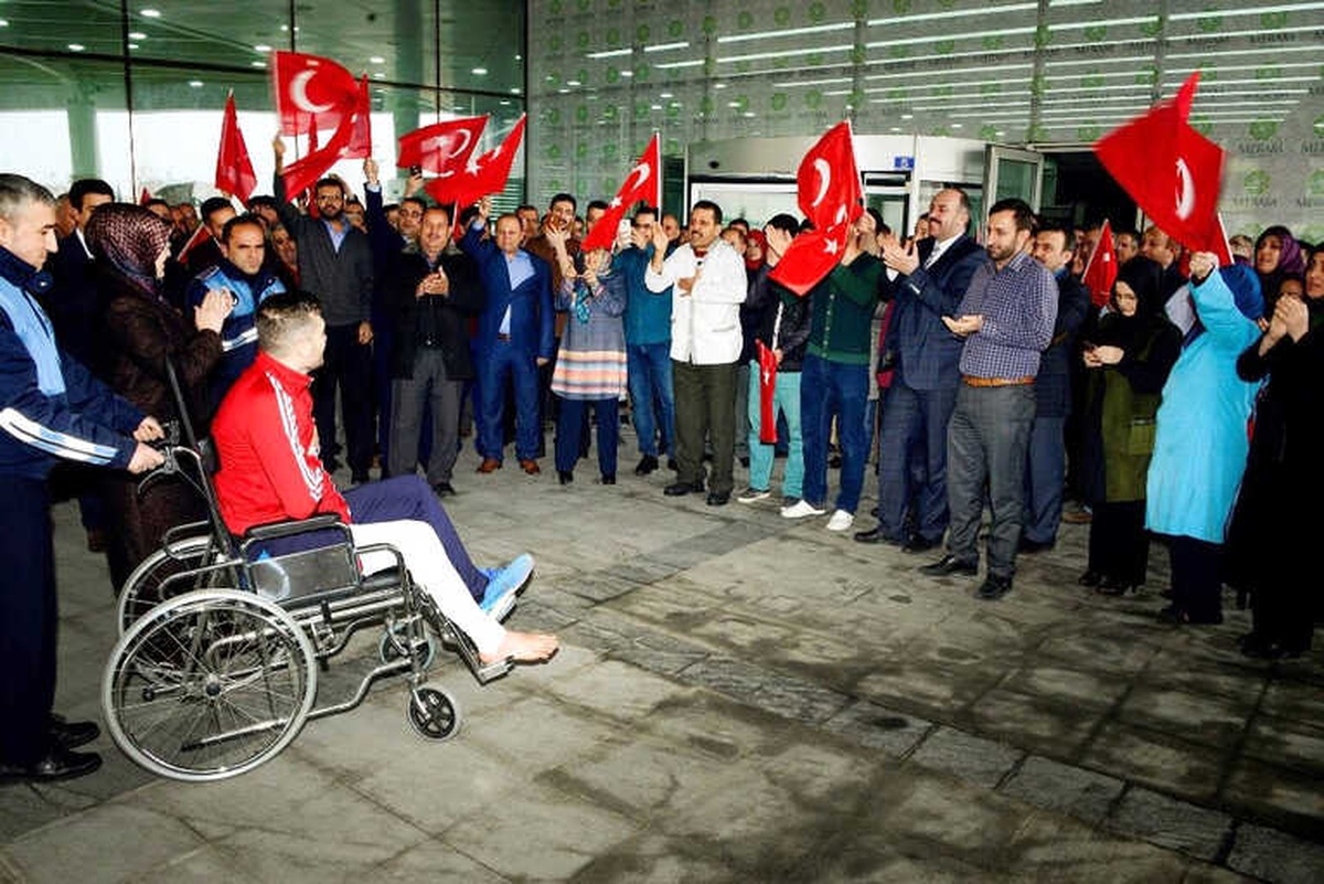 Kahraman Gaziye Belediyede Coşkulu Karşılama