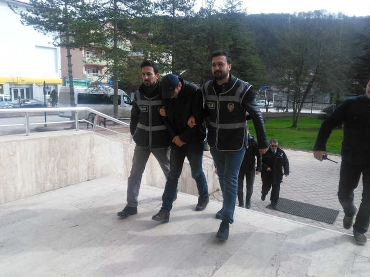 Kasa Hırsızı Polis Ekipleri Tarafından Kıs Kıvrak Yakalandı