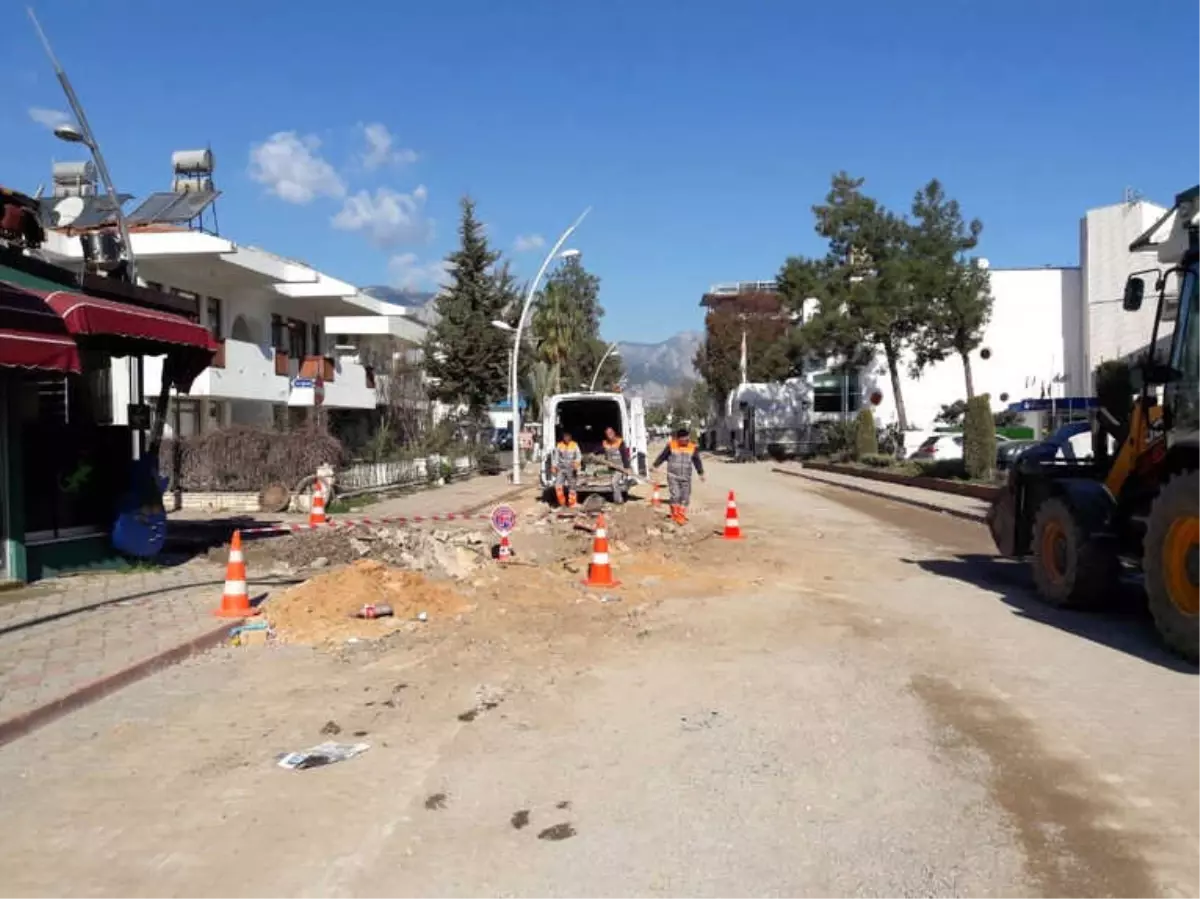 Kemer Deniz Caddesi Sezona Hazır