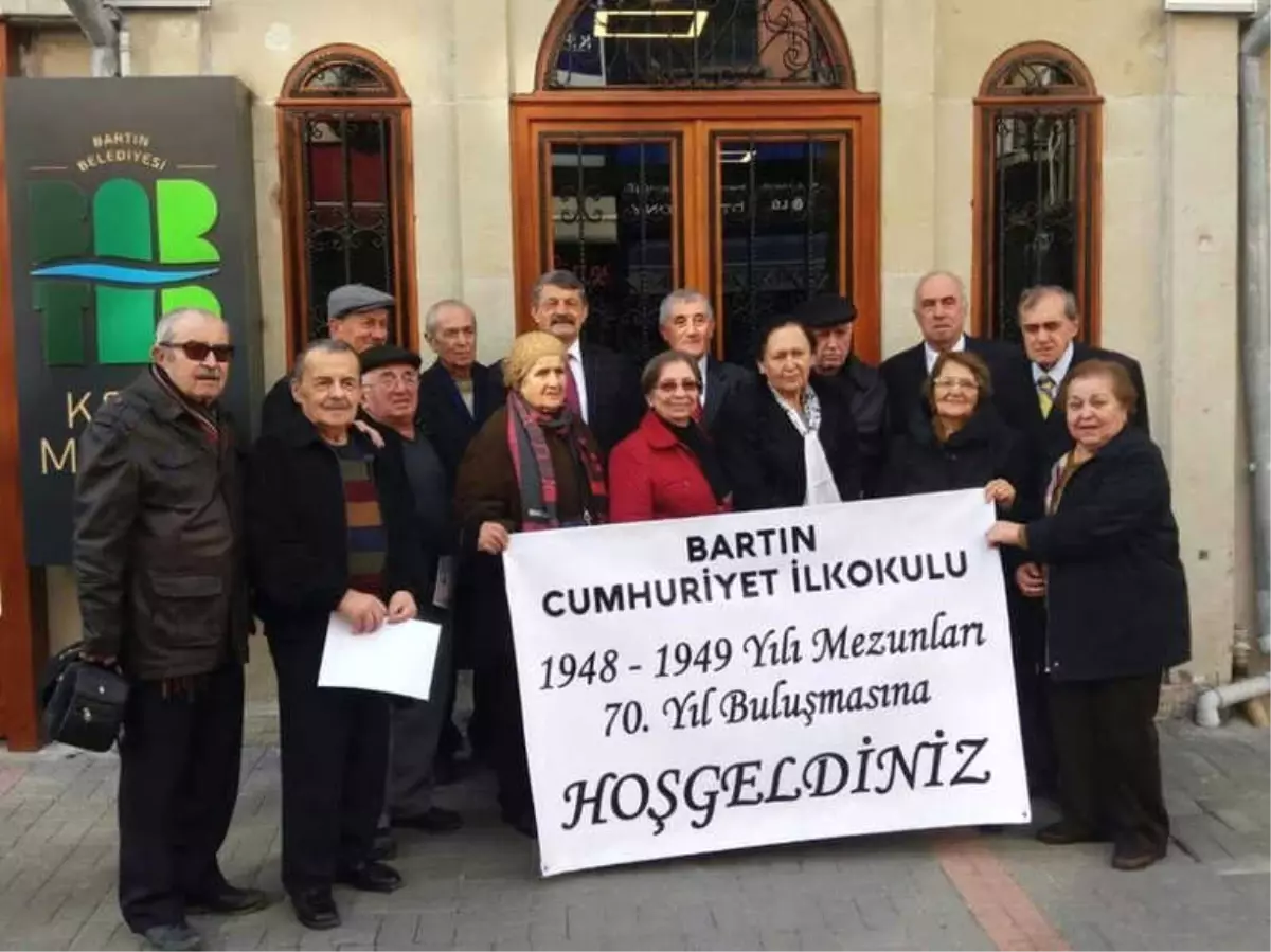 Mezunlar 70 Yıl Sonra Bir Araya Geldi