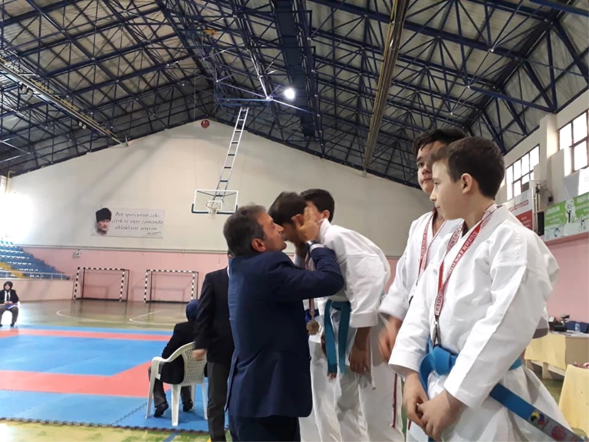 Okullar Arası Karate İl Birinciliği Müsabakaları Yapıldı