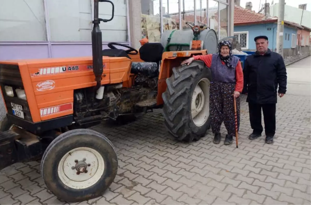 Ayşe Teyze\'yi Hırsızlar Ağlattı Polis Güldürdü