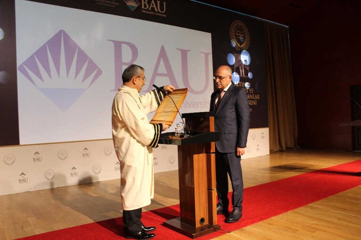 Tim Başkanı Mehmet Büyükekşi\'ye Türkiye\'ye Değer Katanlar Ödülü