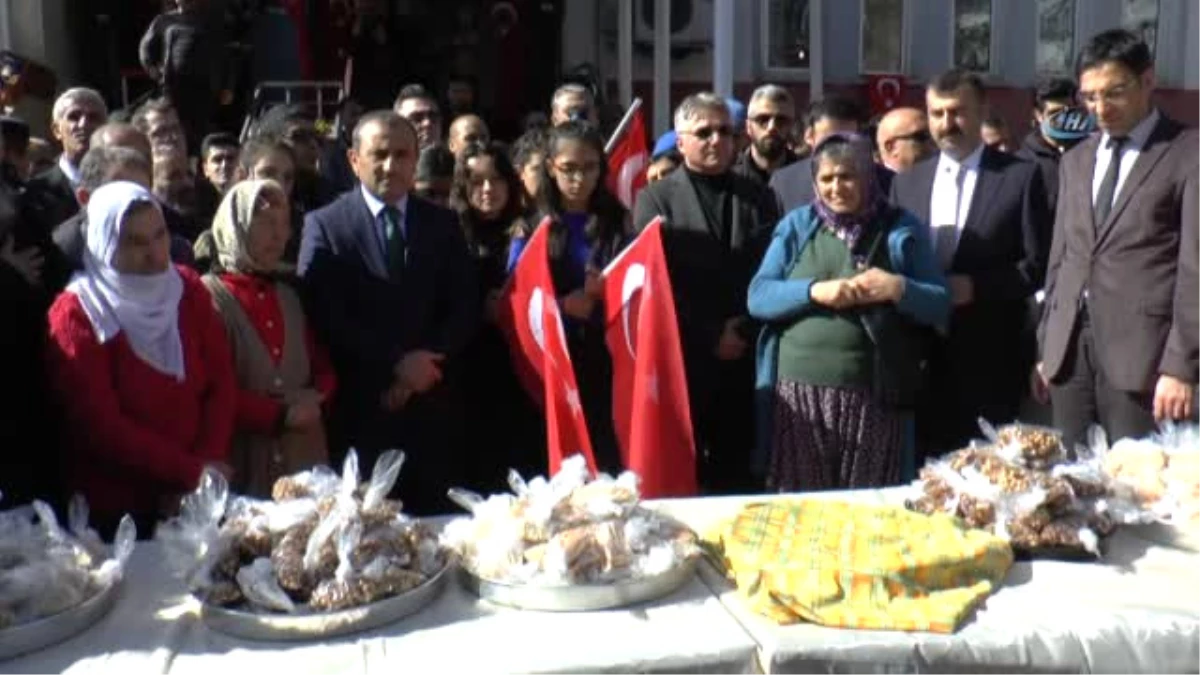 Tunceli\'de Afrin Şehitleri İçin Niyaz Dağıtıldı