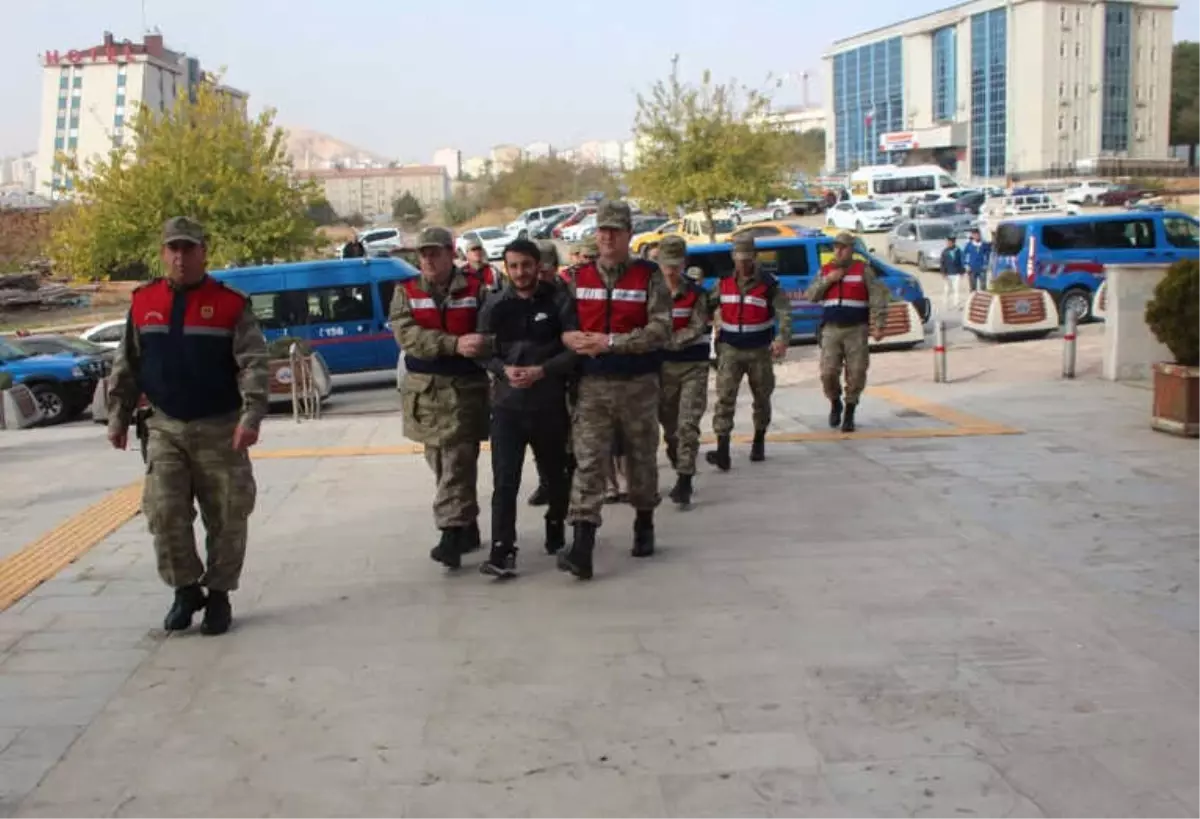 Türk Bayrağından İğrenen Fetö Sanıkları