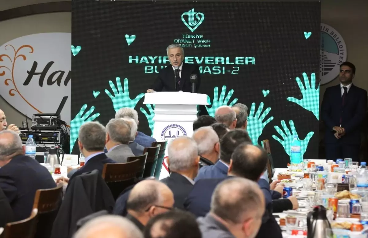 Vali Kamçı Hayırseverlerle Bir Araya Geldi