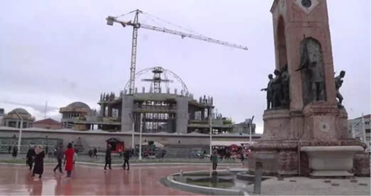 1 Yıl Önce İnşaatı Başlayan Taksim Camisinin Kubbesi Yükseliyor