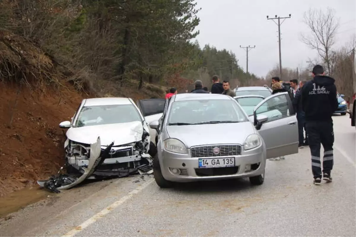 Abant Tabiat Parkı Yolunda Trafik Kazası: 8 Yaralı