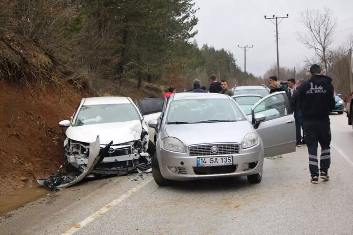 Abant Tabiat Parkı Yolunda Trafik Kazası: 8 Yaralı