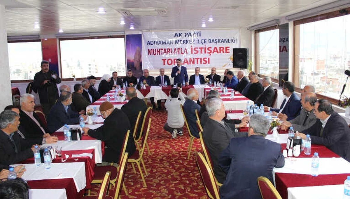 AK Parti Muhtarlarla İstişare Toplantısı Yaptı