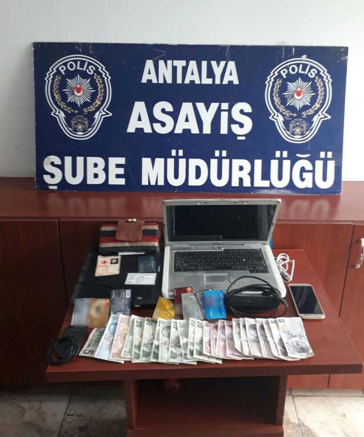 Antalya\'da Evden Hırsızlığa 2 Tutuklama