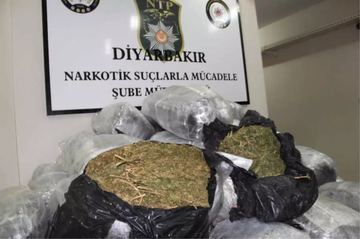 Diyarbakır\'da 460 Kilogram Esrar Yakalandı