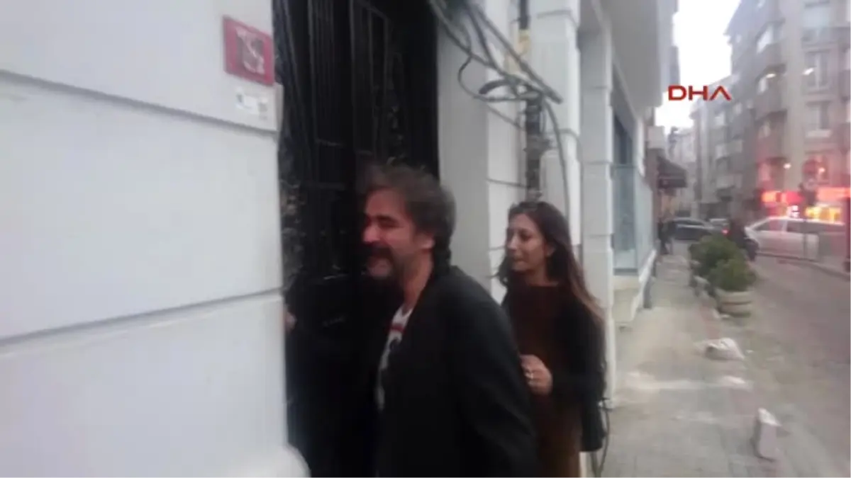 Gazeteci Deniz Yücel Özel Uçakla Almanya\'ya Gitti