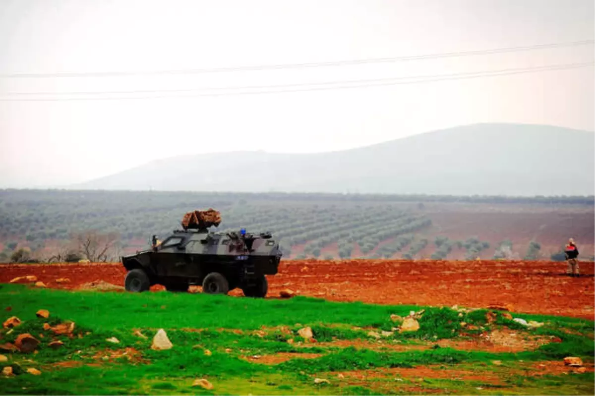 Kilis\'te Boş Araziye 3 Roket Düştü! 112 Komuta Merkezi Tahliye Edildi