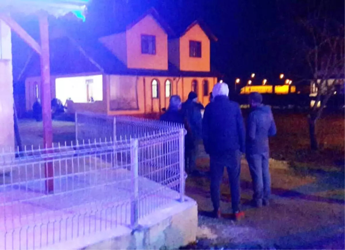 Sakarya\'da Gece Yarısı Silahlı Kavga: 3 Ölü, 1 Yaralı