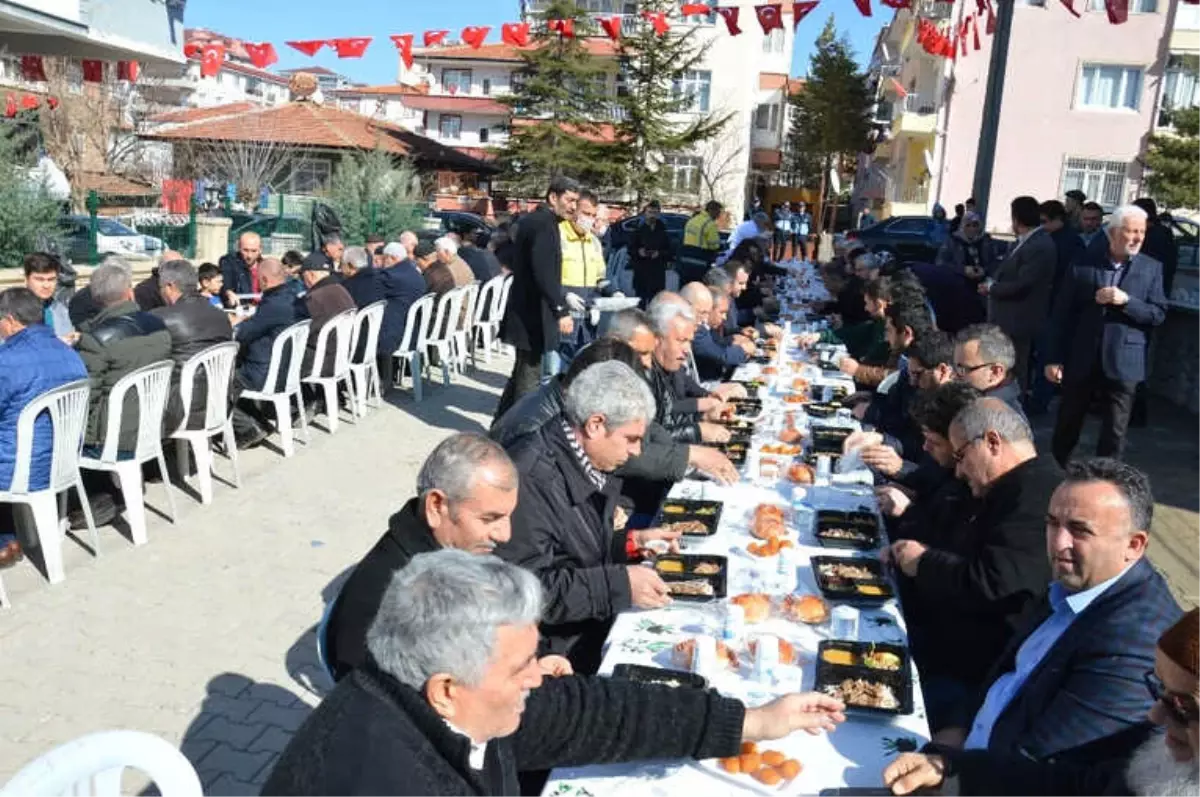 Şehit Pilot Mut İçin Yemek Verildi