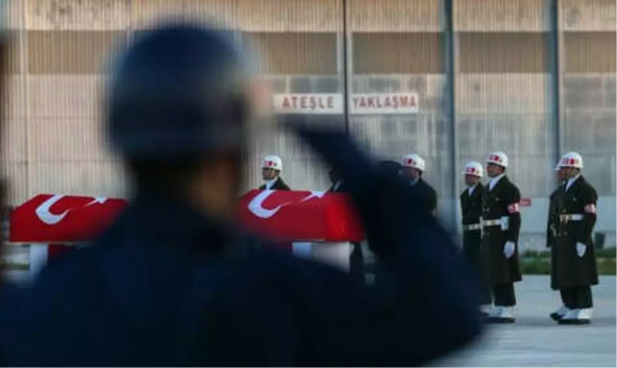 Şehit Pilotlar Törenle Memleketlerine Uğurlandı