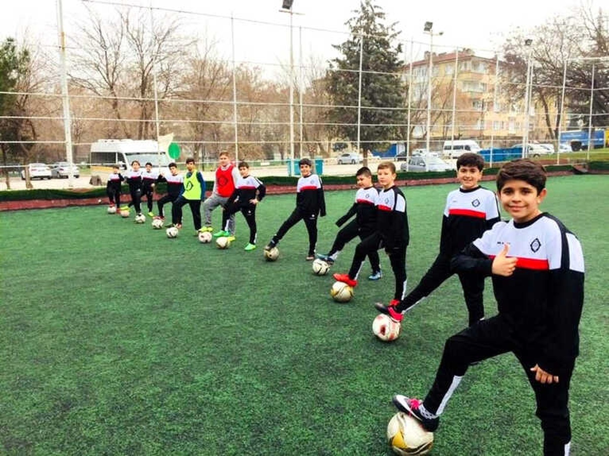 Siirt\'te Futbol Spor Okulu Açıldı