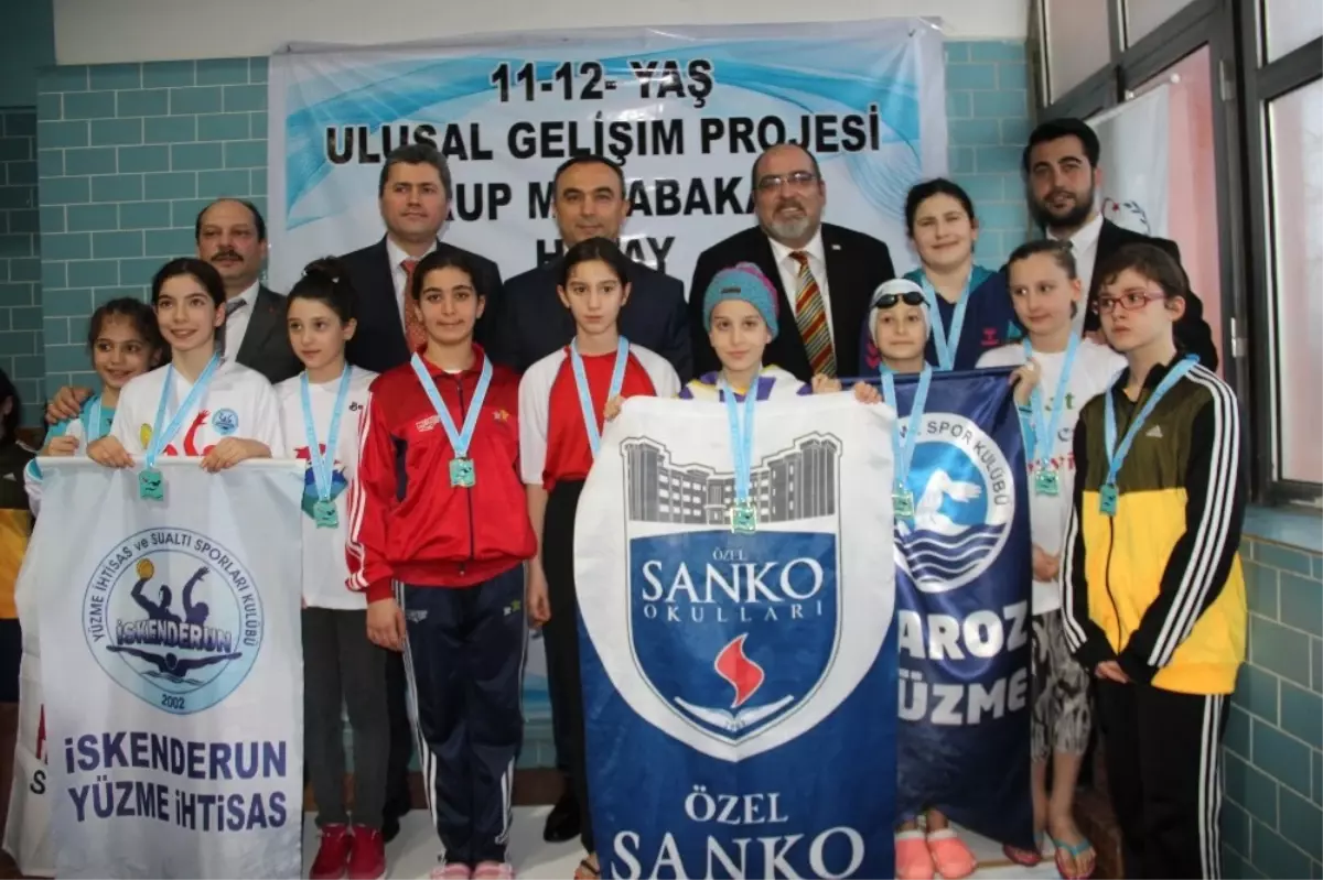 Yüzme Şampiyonası Grup Müsabakaları İskenderun\'da Başladı