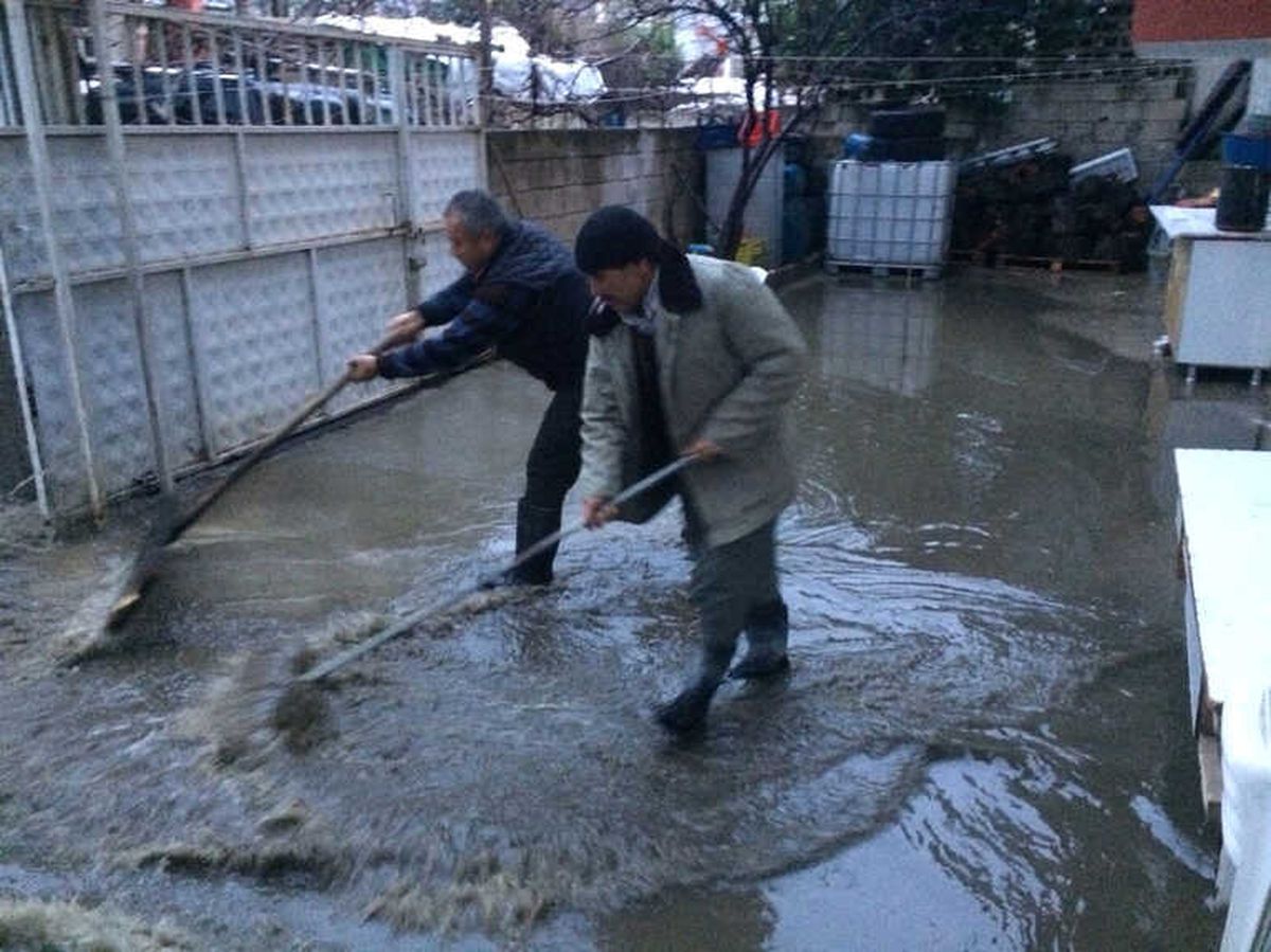 Adıyaman\'da Evleri Yağmur Suyu Bastı