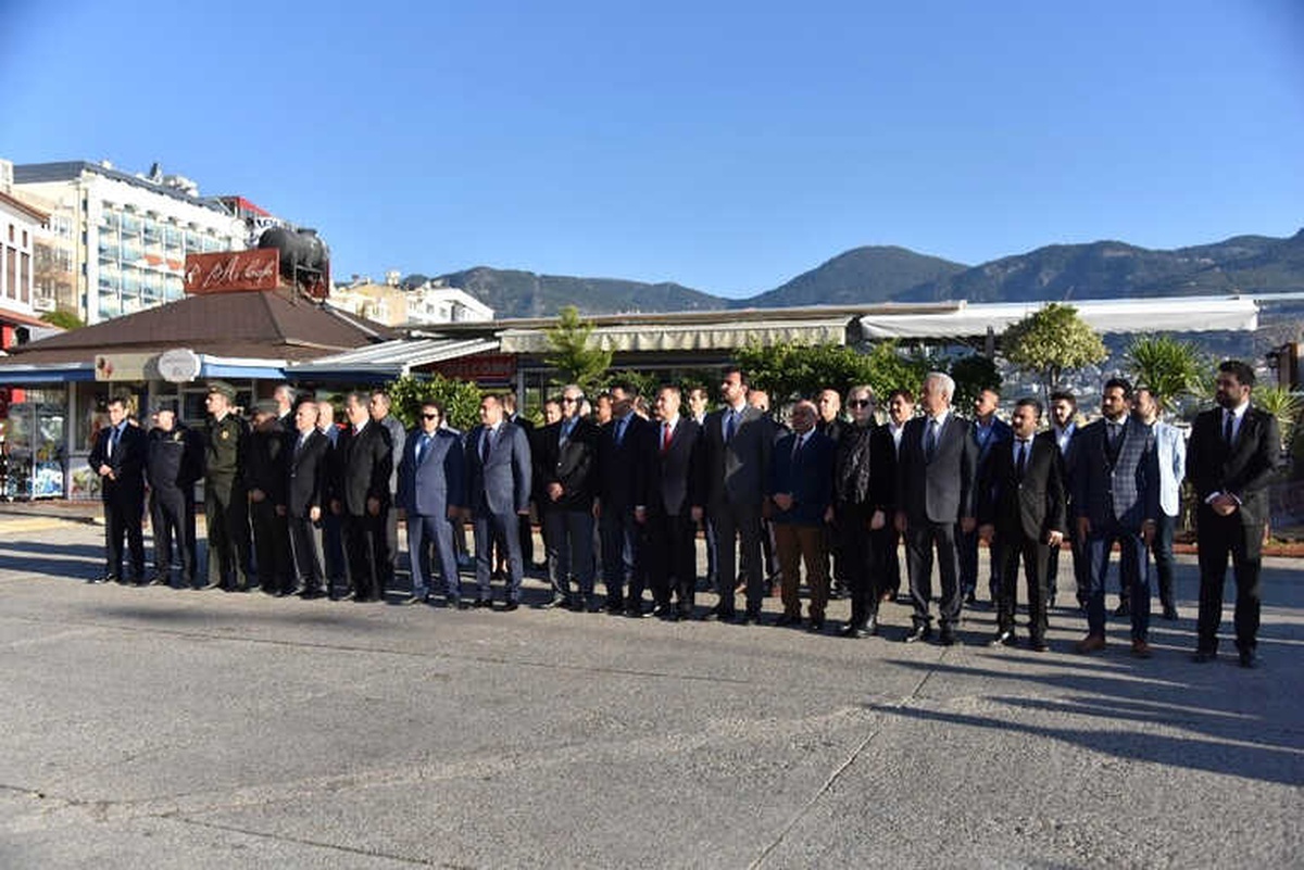 Atatürk\'ün Alanya\'ya Gelişi Törenle Kutlandı