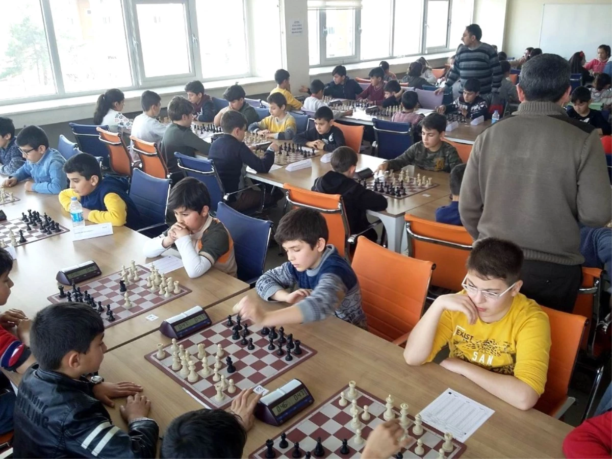 Erzincan\'da Satranç Yıldızlar ve Gençler Takım Turnuvası Sona Erdi