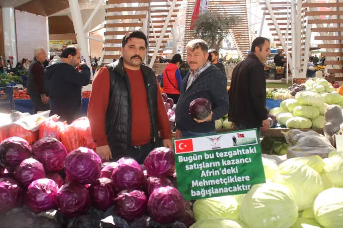 Manavgat\'ta Tezgahlar Mehmetçik İçin Açıldı