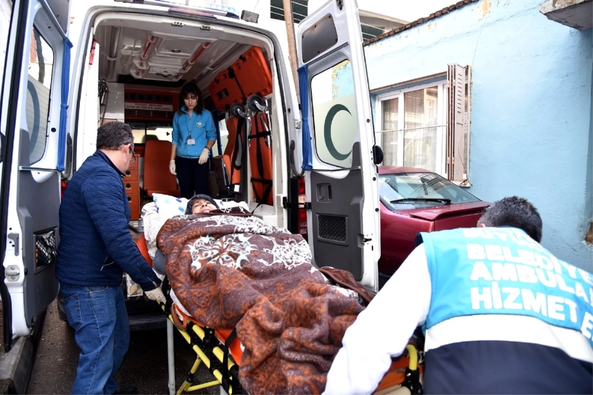 Manisa Büyükşehir\'den Tam Donanımlı Ambulansla Nakil Hizmeti