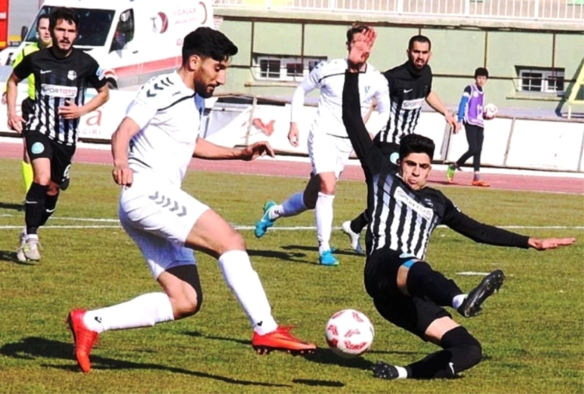 Tff 2.lig: Konya Anadolu Selçukluspor: 2-Nazilli Belediyespor: 1