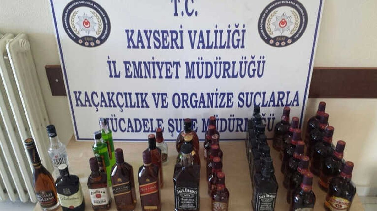 35 Şişe Kaçak İçki ve 2 Bin 350 Paket Kaçak Sigara Ele Geçirildi