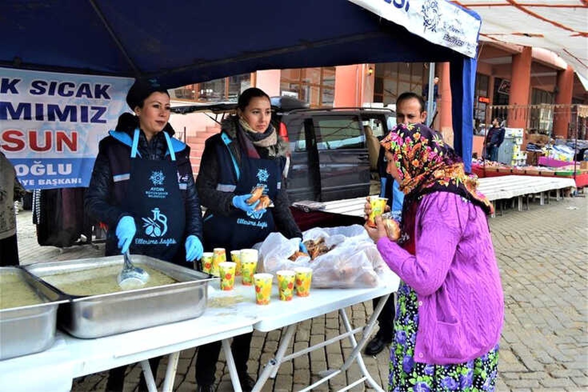 Aydın Büyükşehir Belediyesi\'nden Karacasululara Çorba İkramı