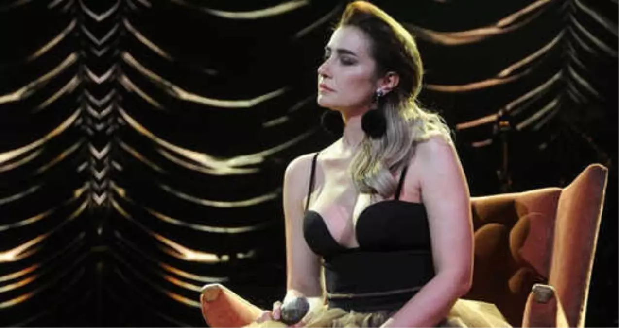 Ayrılık Acısını Unutmak İsteyen Sıla, Yine İmaj Değiştirdi