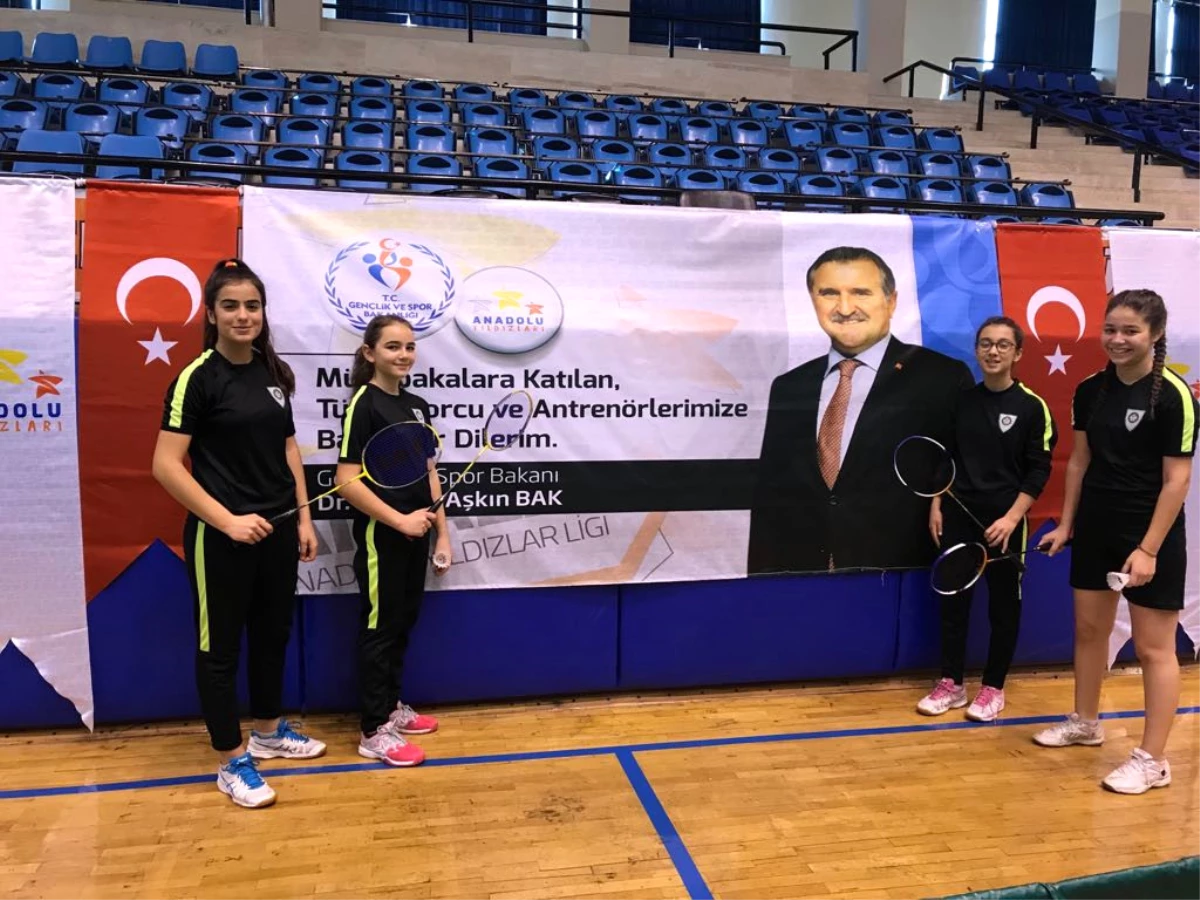 Badmintonda Büyükşehir Belediyespor\'un Yıldızı Parladı