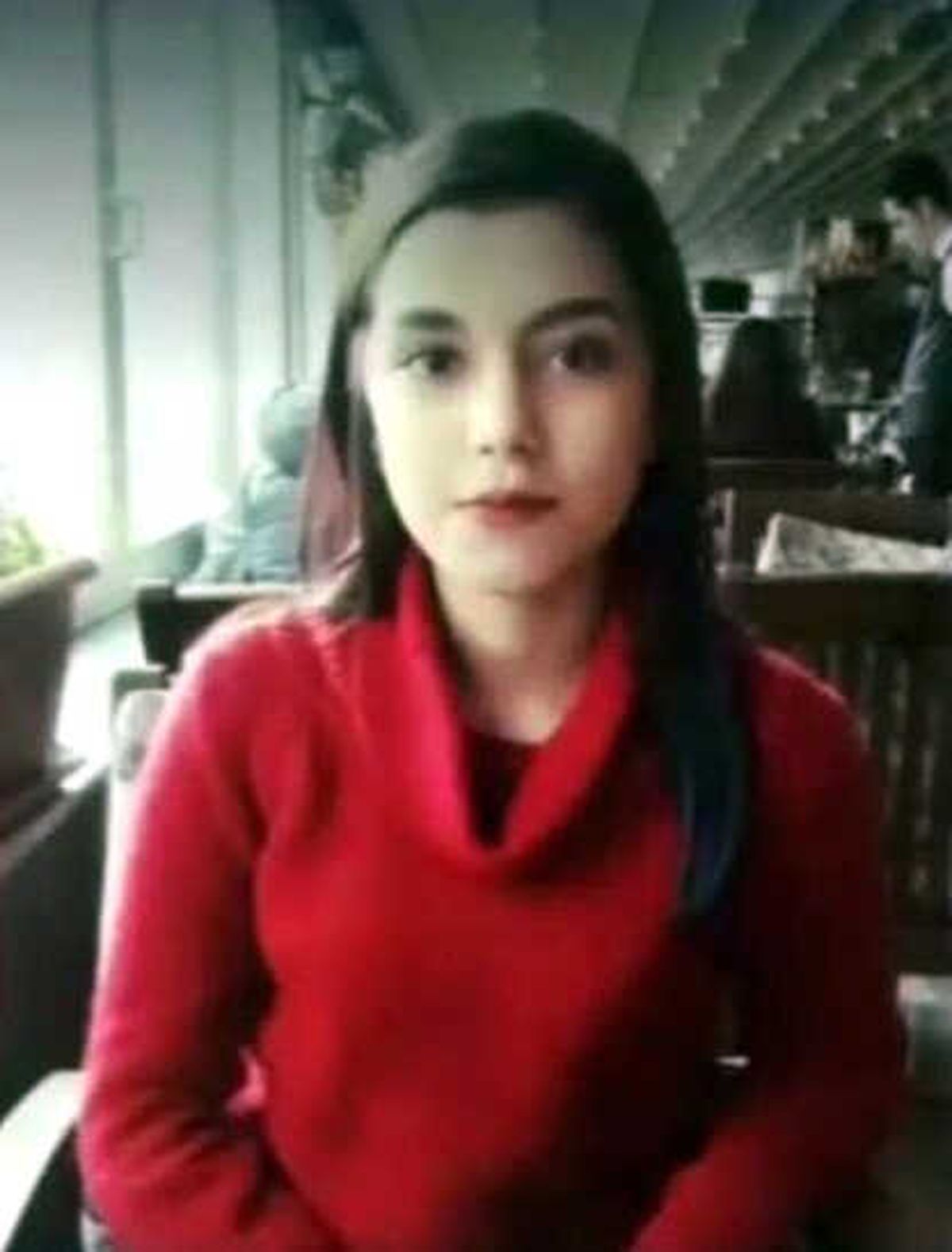 Balkondan Düşen Genç Kız Yaşam Savaşını Kaybetti