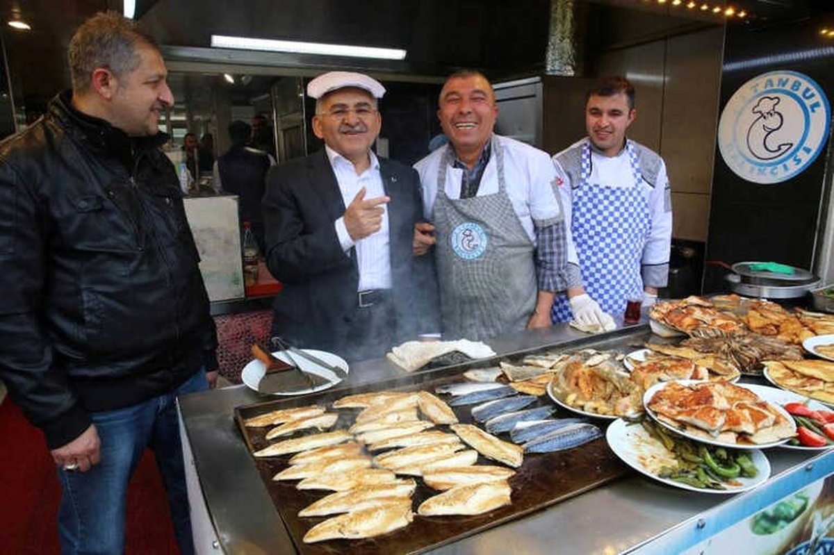 Başkan Büyükkılıç Balıkçı Esnafını Ziyaret Etti