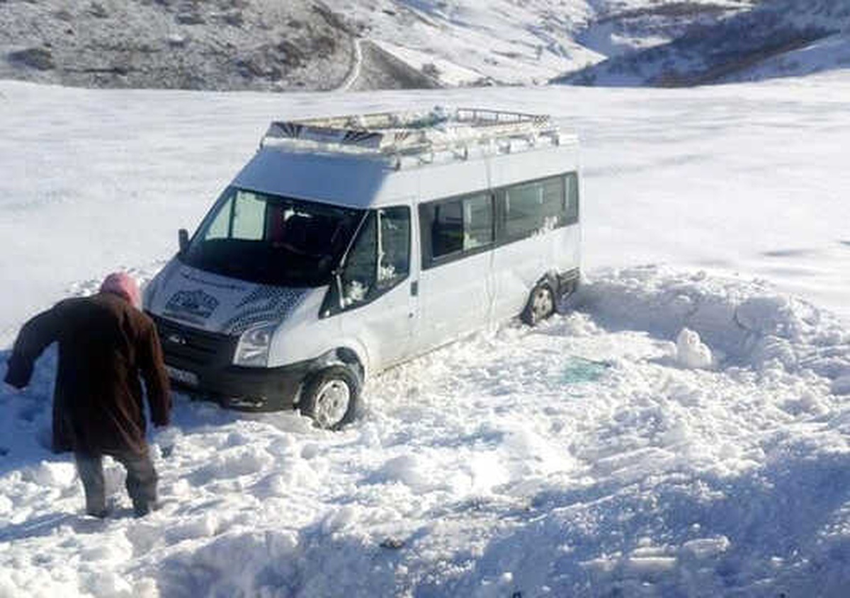 Bingöl\'de Buzlanma Kaza Getirdi: 10 Yaralı