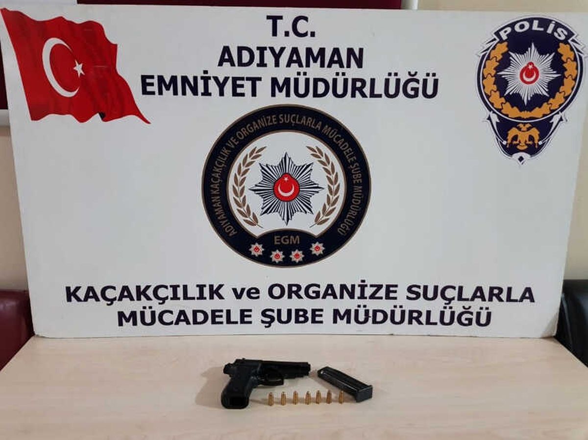 Durdurulan Otomobilden Tabanca Çıktı