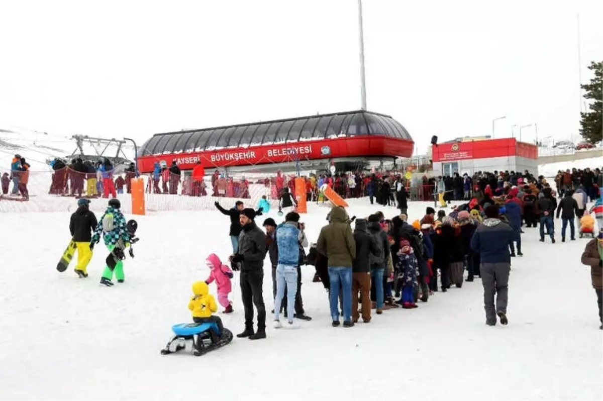 Haftasonu Erciyes\'i 60 Bin Kişi Ziyaret Etti