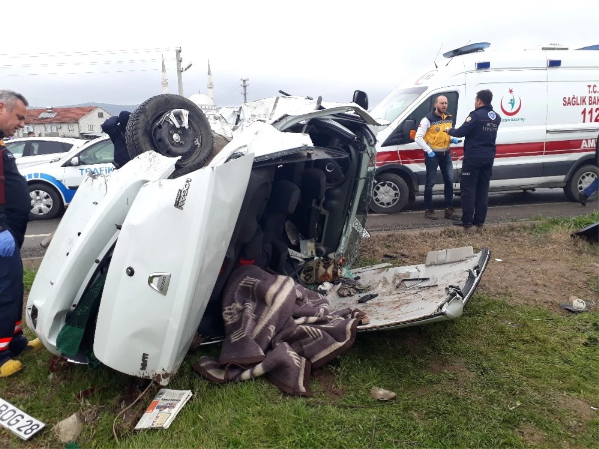 Bursa\'da Kontrolü Kaybeden Sürücü Dehşet Saçtı: 1 Ölü, 3 Yaralı