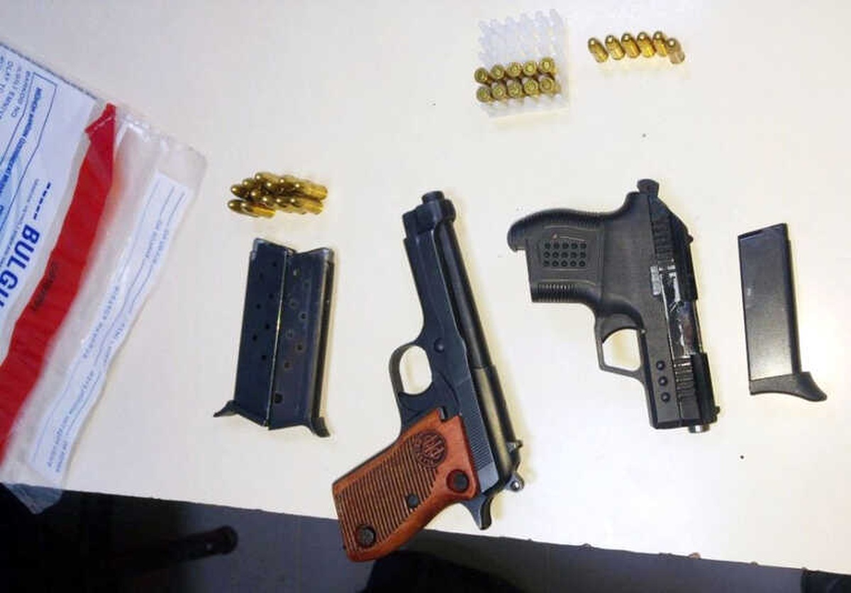 Polisin Uygulamasında Ruhsatsız Silah Ele Geçirildi