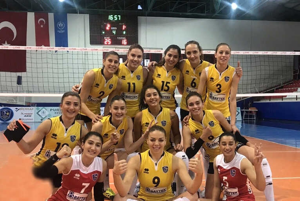 Pursaklar Voleybol Kahramankazan\'ı 3-1\'le Geçti