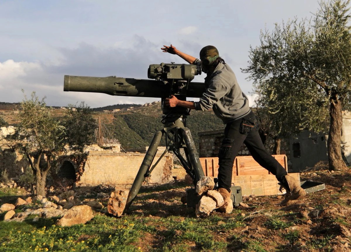 ABD\'nin YPG\'ye Verdiği Ağır Silahlara Karşı Raco\'ya Anti Tank Füzeleri Yerleştirildi