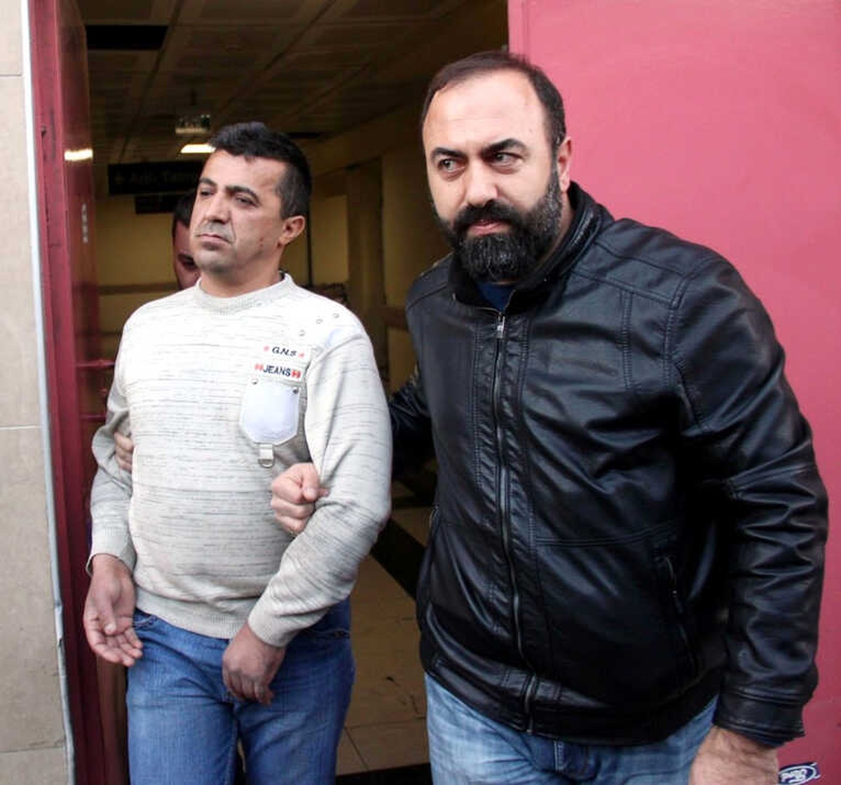 Tartıştığı Eşini 10 Yerinden Bıçakladı